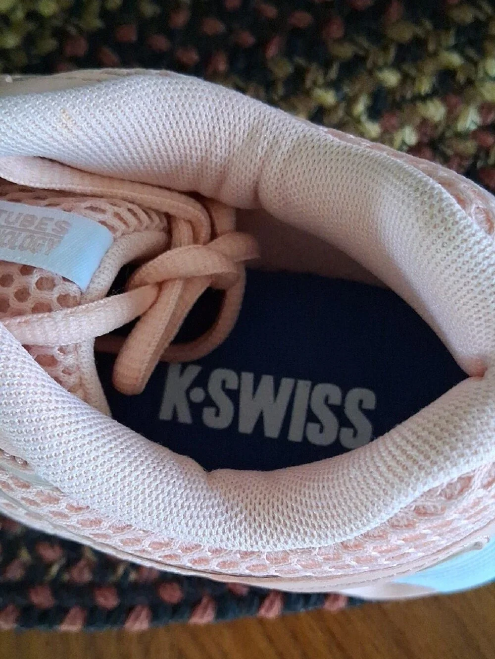K-Swiss Women’s Peach Athletic Mesh Sneakers Sz.6